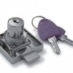 Yala-pt--usi-si-sertare-zz-cf-138-09---cu-cheie-master-optional-.jpg